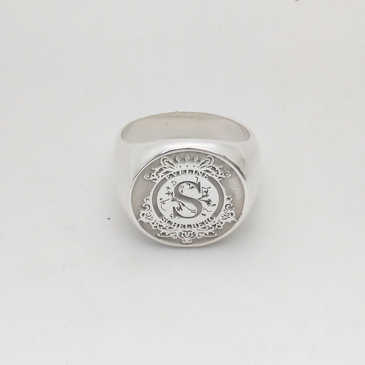 Custom Engraved 17mm Round Top - đánh giá và giá Signet Ring Men